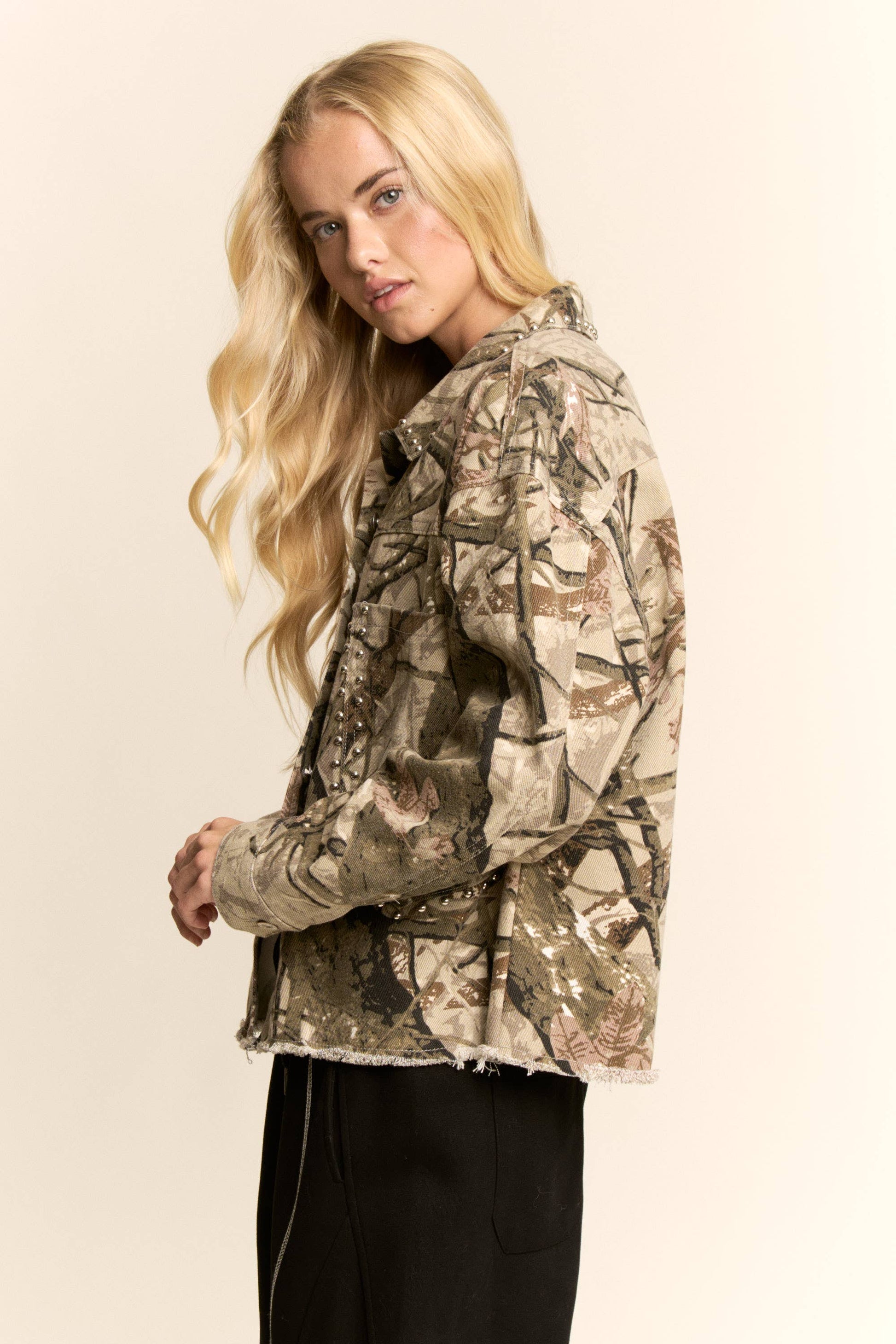 REAL TREE CAMO DENIM JACKET STUD POCKET FRONT