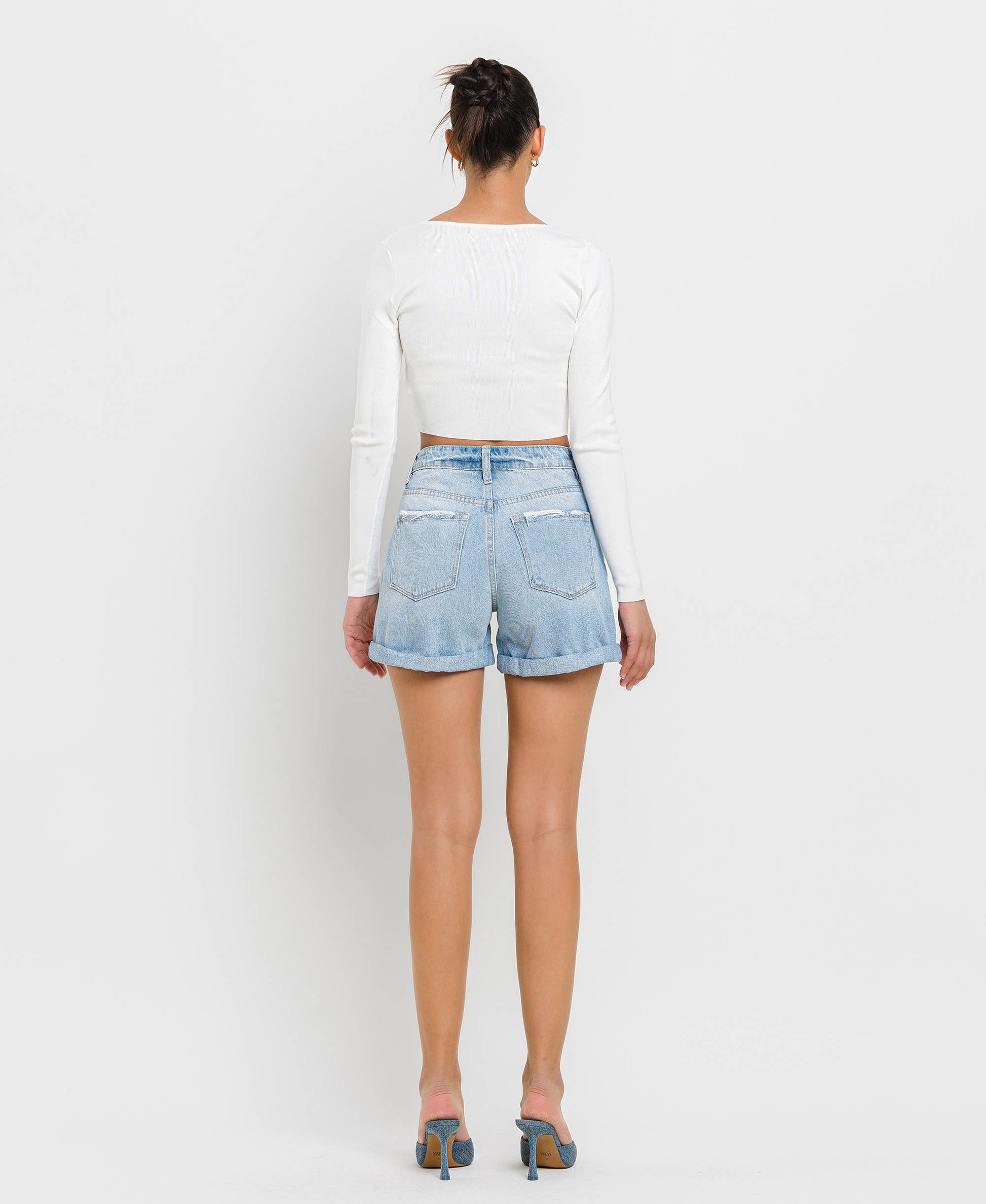 MID RISE DOUBLE CUFFED BOYFRIEND SHORTS T5197