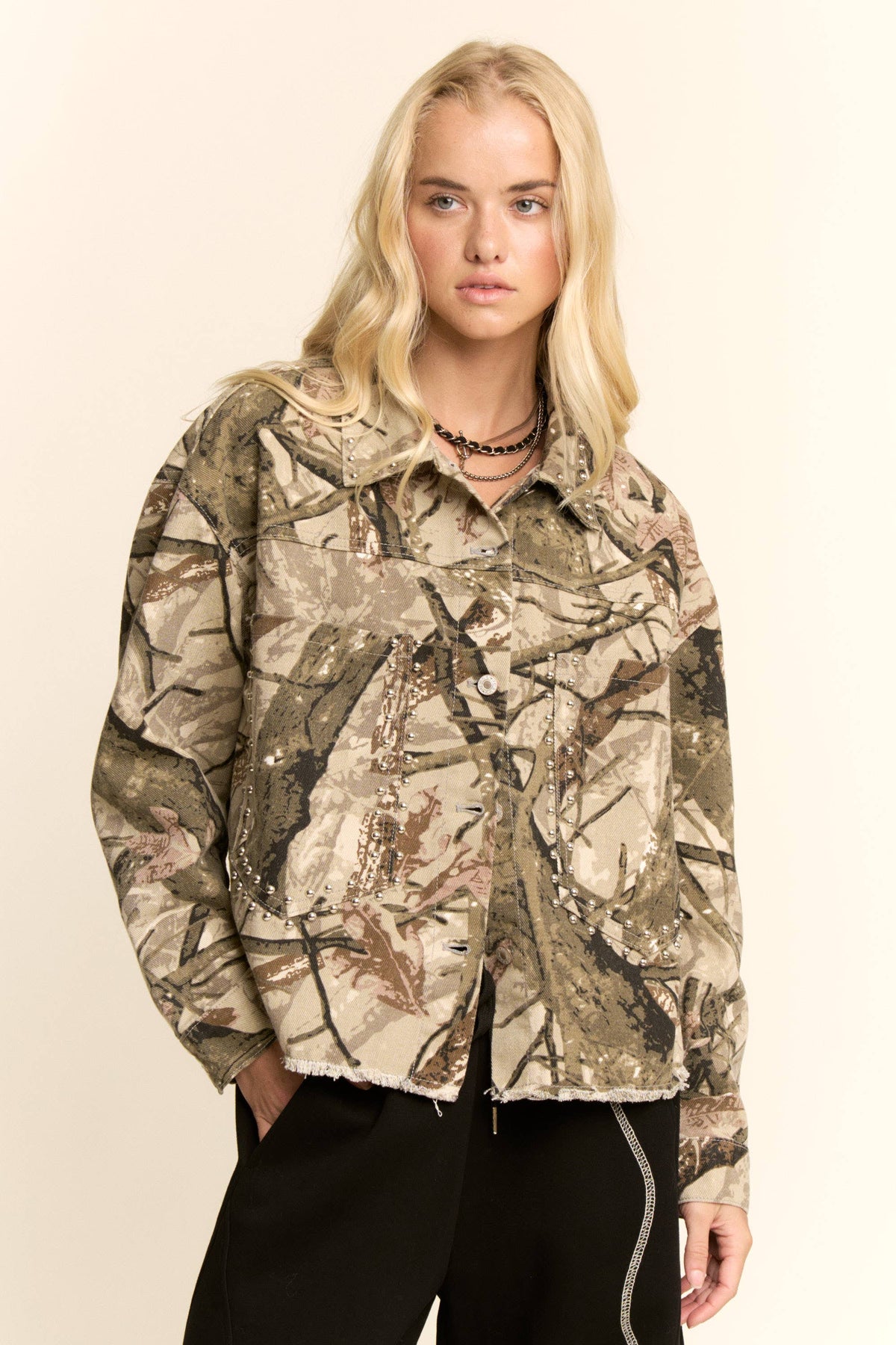 REAL TREE CAMO DENIM JACKET STUD POCKET FRONT