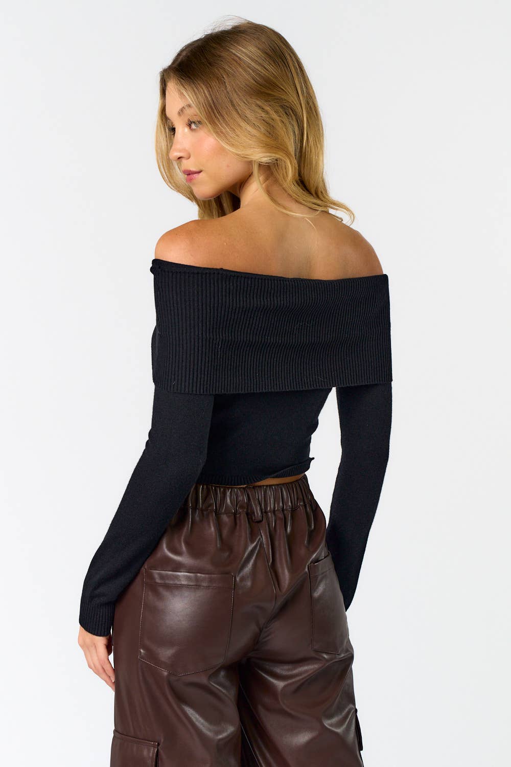 IBT31219 OFF SHOULDER SWEATER CROP TOP