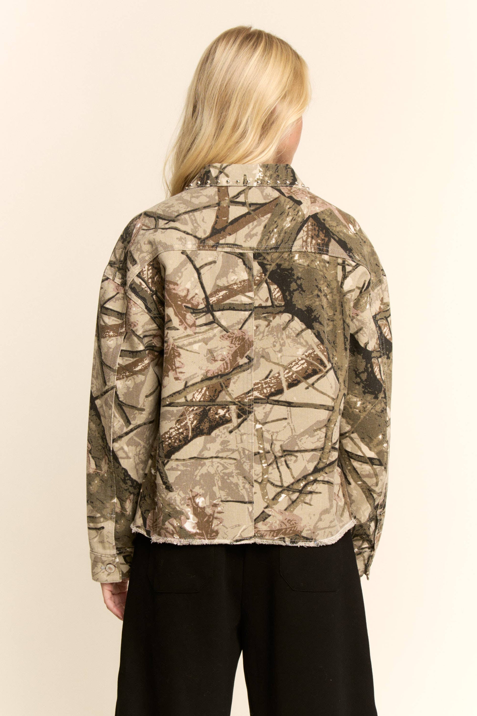 REAL TREE CAMO DENIM JACKET STUD POCKET FRONT