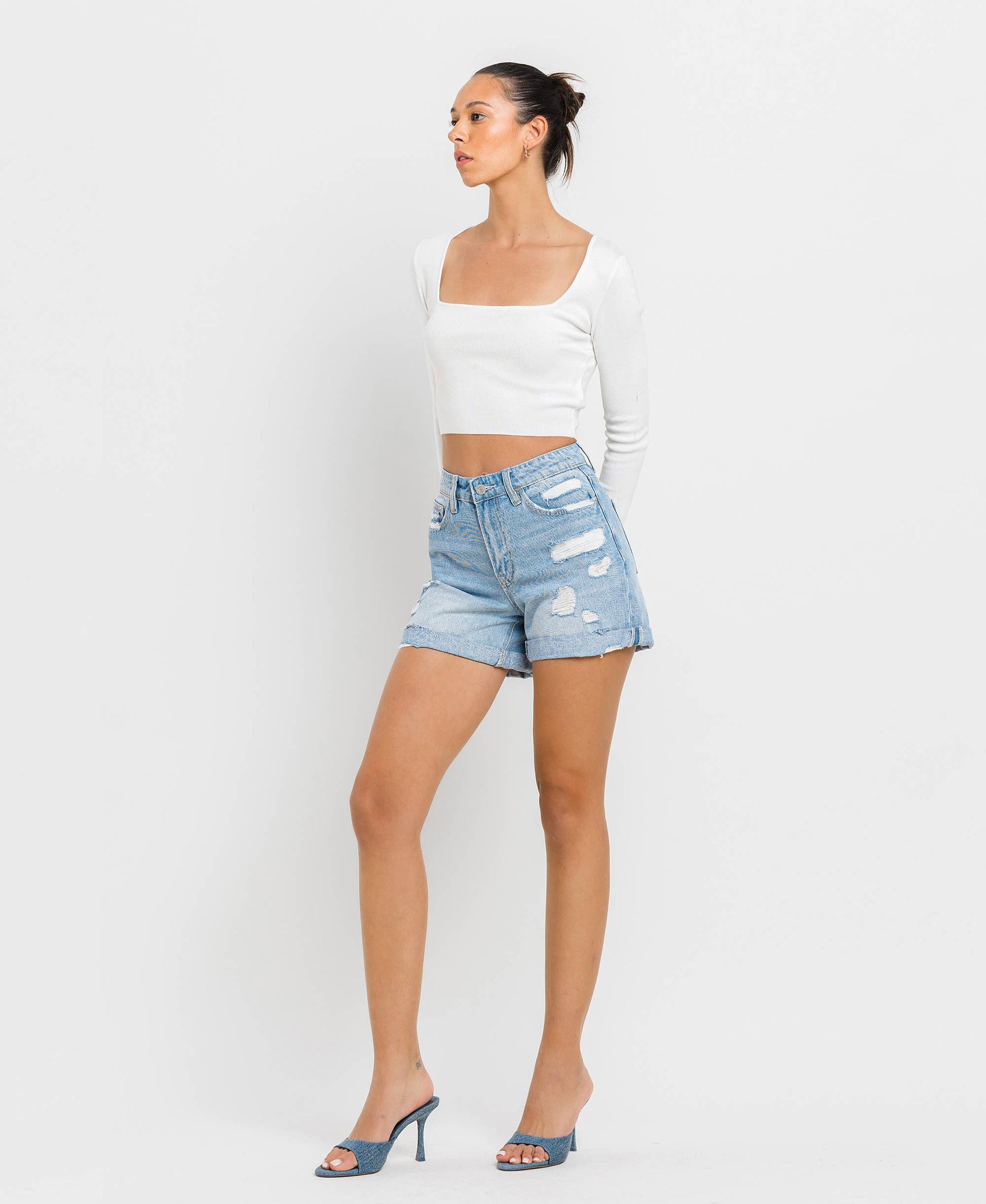 MID RISE DOUBLE CUFFED BOYFRIEND SHORTS T5197