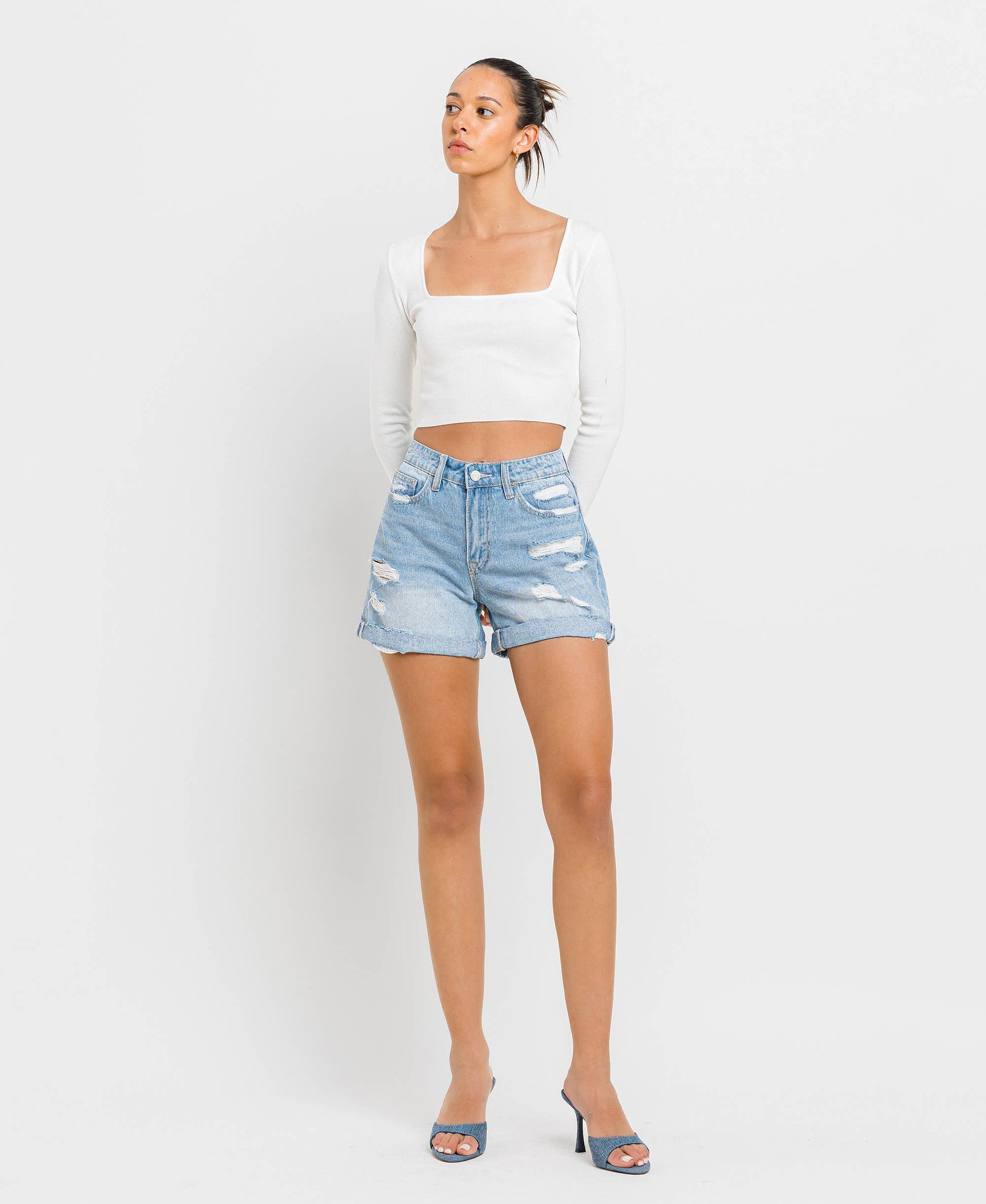 MID RISE DOUBLE CUFFED BOYFRIEND SHORTS T5197